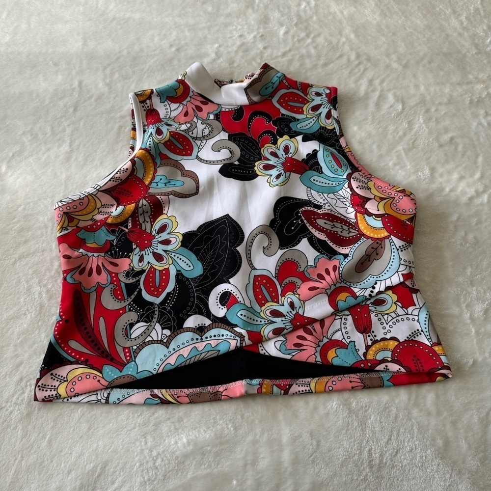 7th Ave. New York & Company Pop Art Floral Crop Top